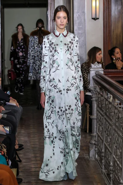 Look 13